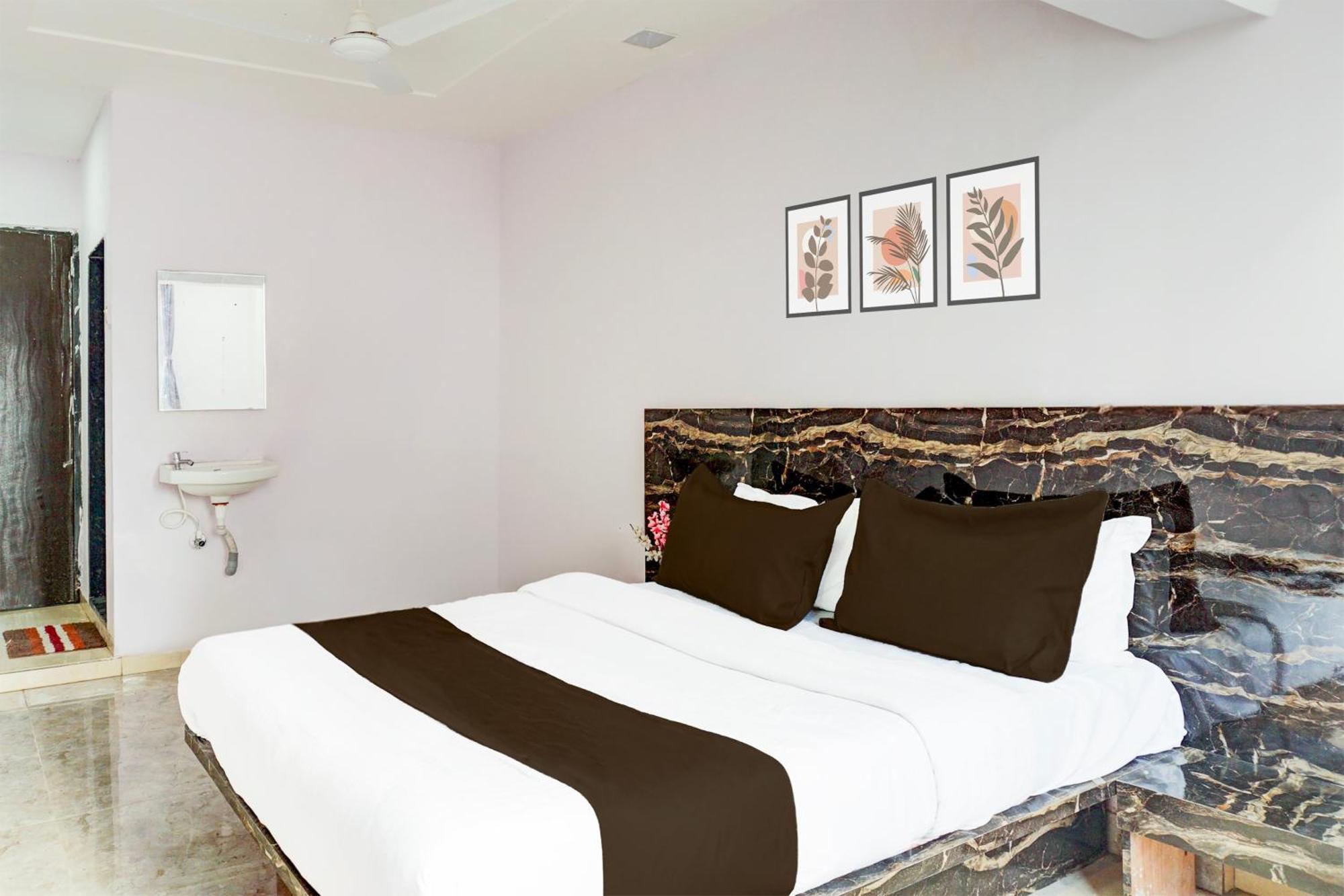 Hotel O Silver Inn Хинджевади Екстериор снимка