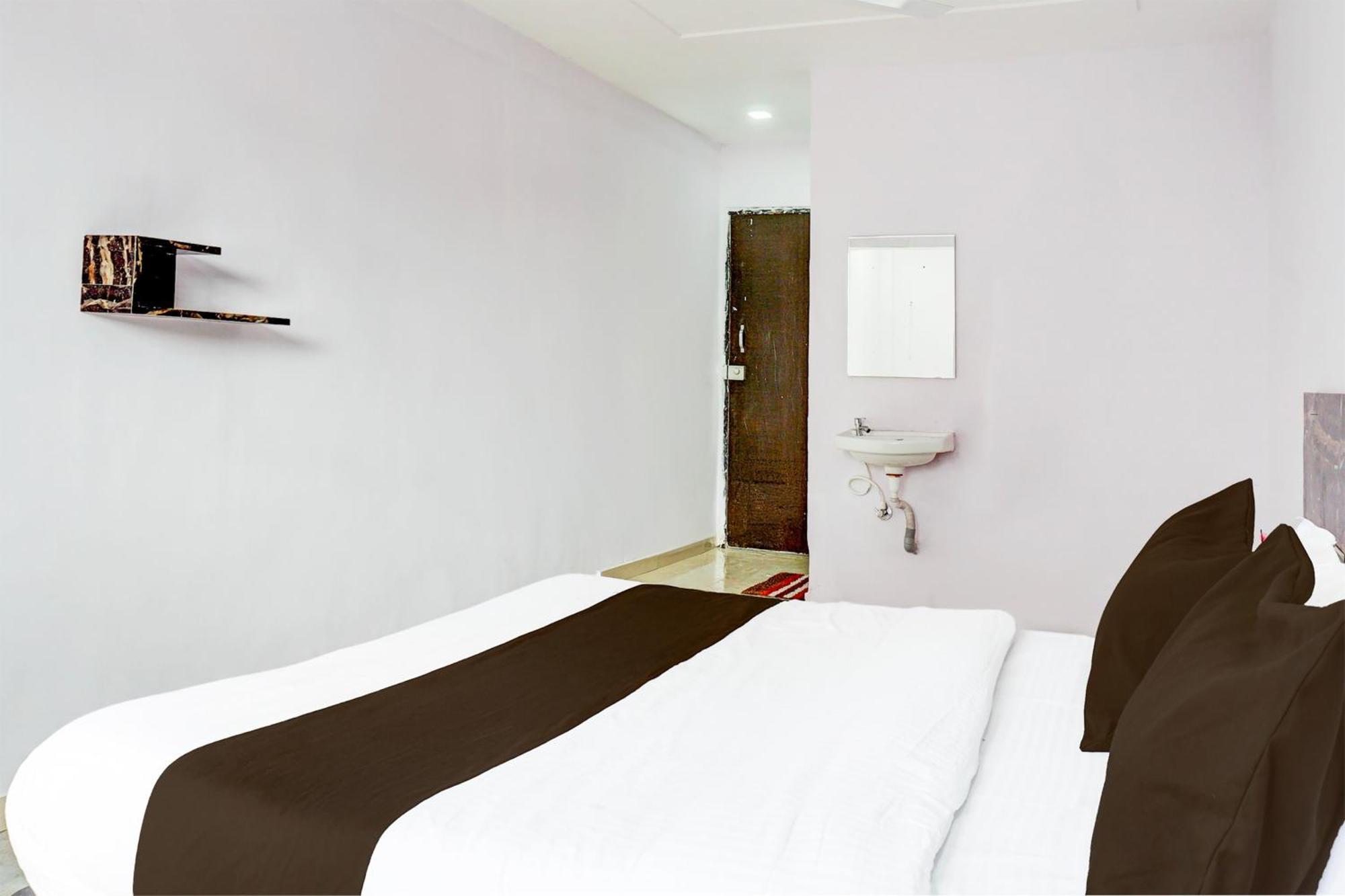 Hotel O Silver Inn Хинджевади Екстериор снимка